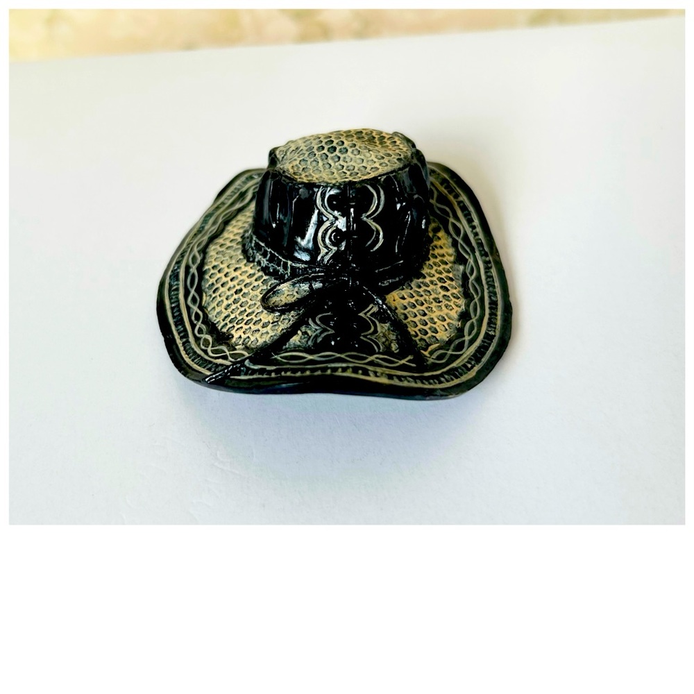 Sculpture, miniature hat